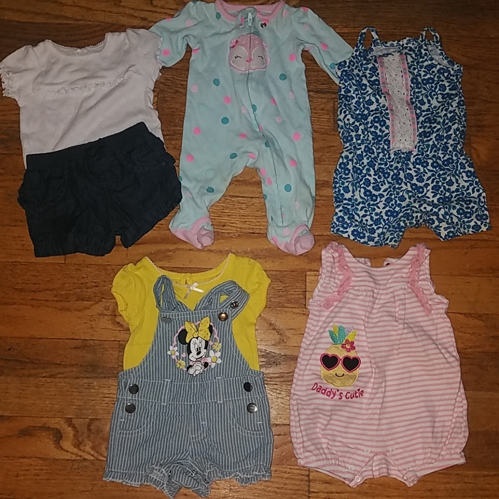 Lot Baby girl clothes mixed brands.